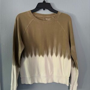 Athleta tie dye sweatshirt size XS. Olive green and cream colored.